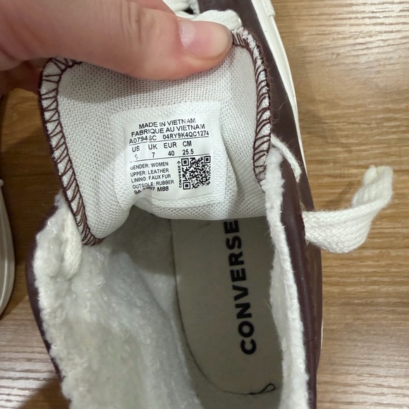 Converse Brown High-Tops with White Details - Picture 8 of 10